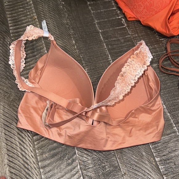 aerie wireless real sunnie crossed back bra - Picture 2 of 3